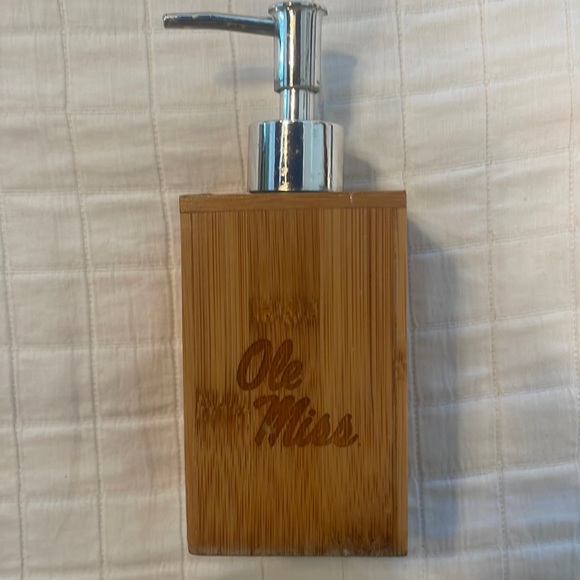 Ole Miss dispenser wooden soap lotion - Picture 1 of 6